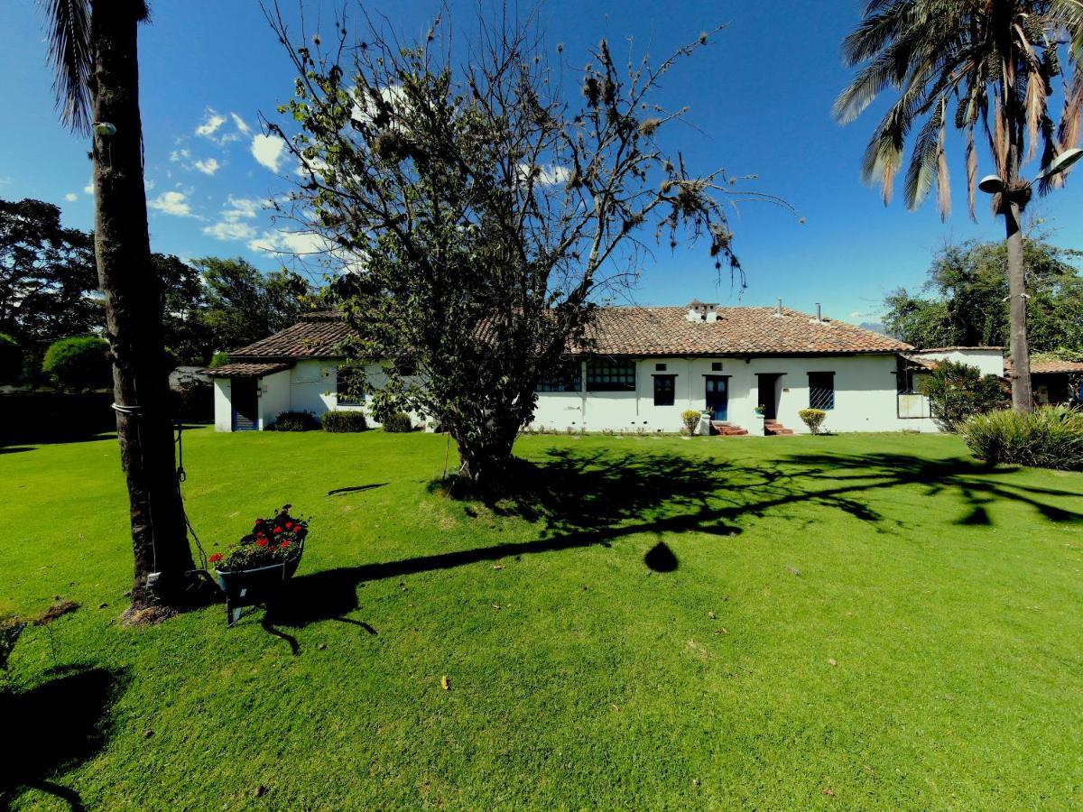 Hotel Boutique Casa De Hacienda Su Merced Puembo Exterior photo